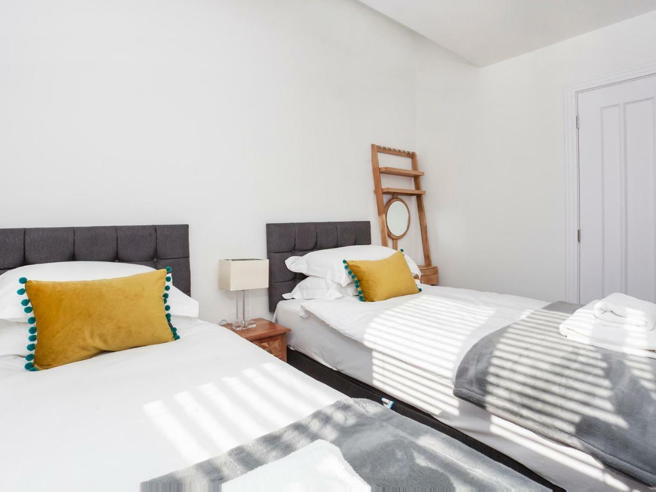 White House Apartments-Free Parking 1 Car Per Apartment York Exterior foto
